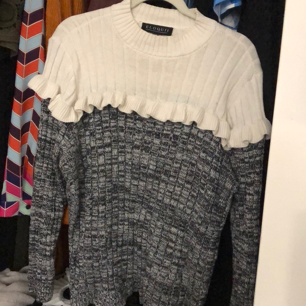 Two-toned sweater, size 22/24